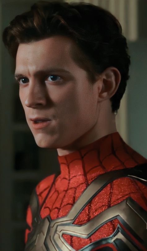 Tom Holland Spiderman Suit, Spiderman Nowayhome, Spier Man, Spider Suit, Peter Spiderman, Parker Spiderman, Shakespeare In The Park, Peter Parker Spiderman, Spiderman Suits