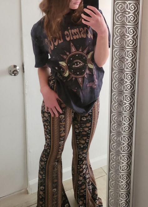 70's, flare, leggings, flare pants, high waisted, cosmic love Paisley Flare Pants Outfit, Hippy Flare Pants Outfit, Boho Flared Pants, Patterned Flare Leggings Outfit, Patterned Flared Leggings, Boho Flare Leggings Outfit, Alt Flare Leggings Outfit, Patterned Flares Outfit, Patterned Flare Pants Outfit