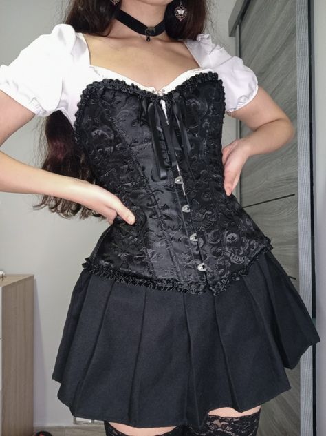 #outfitinspo #gothgirl #gothicfashion #darkfashion #vampireoutfit #corset #alternativestyle #romanticgoth Vampire Corset, Romantic Goth Outfits, Trad Goth Outfits, Corset Top Outfit, Vampire Bride, Corset Outfits, Goth Outfit, Goth Corset, Romantic Goth