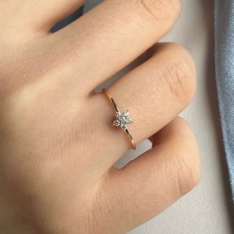 Gold Diamond Star Ring Minimal Genuine Diamond Ring Gold Flower VS Diamond Ring 14K Solid Gold Star Ring Five Diamond Star Shape Ring Gold Bengal, Minimal Diamond Ring, Minimal Rings, Minimalist Diamond Rings, Gold Initial Pendant, Ring Minimal, Minimal Gold, Gold Flower Ring, Zierlicher Ring