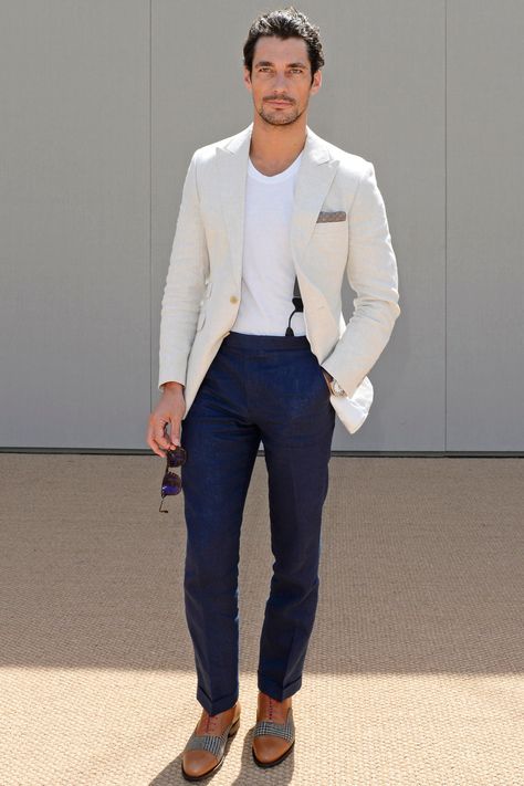 David Gandy Suit, Linen Wedding Suit, Mens Fashion Wedding Guest, David Gandy Style, New Zealand Auckland, Mens Fashion Simple, Mens Fashion Blazer, David Gandy, Mens Fashion Fall