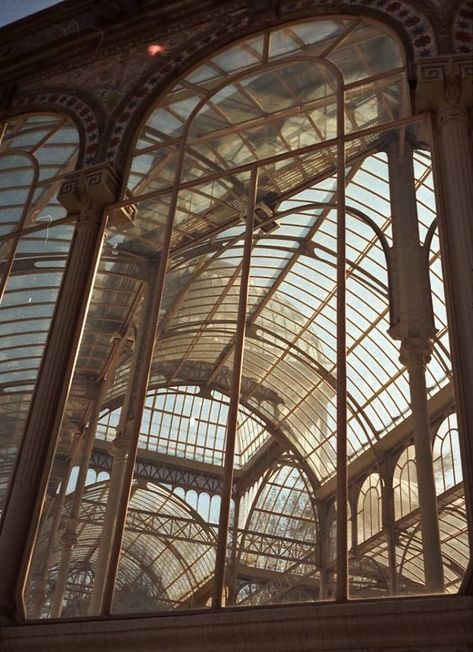 Greenhouse Design, Conservatory Greenhouse, Steampunk Aesthetic, Steampunk Tendencies, Spain Madrid, Istoria Artei, Bioshock Infinite, Steampunk Victorian, Victorian Architecture