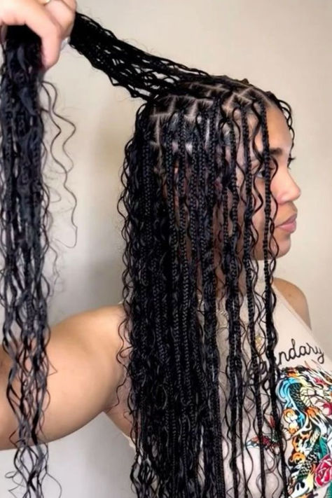 8 knotless goddess and boho braids you can serve elegantly. The best part? These braided hairstyles are protective, versatile and simply gorgeous. Goddess Braids Vs Boho Braids, Medium Bohemian Braids, Medium Knotless Goddess Braids, Medium Goddess Knotless Braids, Medium Knotless Boho Braids, Goddess Braids Medium, Medium Goddess Braids, Goddess Boho Braids, Medium Bohemian Knotless Braids