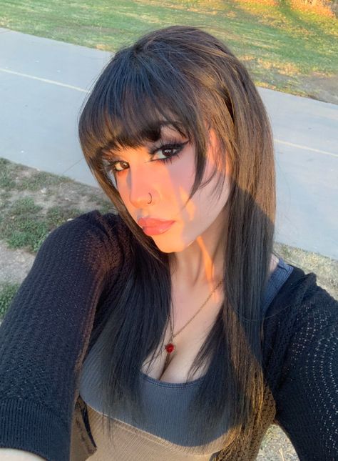 Black Hairstyles Bangs, Aesthetic Pretty Girl, Photographie Portrait Inspiration, Pretty Ppl, Wispy Bangs, Hair Inspo Color, Dream Hair, Pretty Makeup, Aesthetic Hair