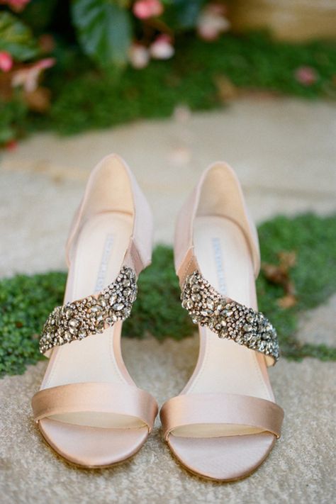 Is it really a wedding if there isn't something borrowed, something bling? We say not, which is why we love these Vera Wang Lavender beauties.   - HarpersBAZAAR.com Kasut Kahwin, Wedding Heels, Bride Shoes, Gold Heels, Rose Wedding, Pretty Shoes, Shoe Obsession, Vera Wang, Bridal Shoes