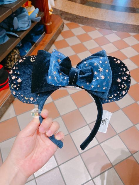 Exclusive Minnie Mouse Stars Light Up Ear Headband is released at Shanghai Disney Resort Today~! Handmade Mickey Ears, Custom Mickey Ears, Minnie Ears Outfit, Park Fits, Disney Minnie Ears, Ear Ideas, Disney Fits, Disney Ears Headband, Diy Mickey Ears