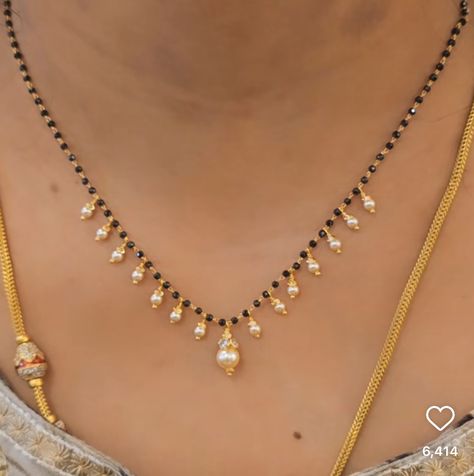 Pearl Black Beads Chain, Gold Black Beads Chain Indian, Black Beads With Pearls, Black Beads Jewellery Designs, Black Bead Chains Gold, Simple Nallapusalu Designs Gold, Black Beaded Jewelry Gold Latest, Black Beads Necklace Indian Gold, Beads Jewelry Indian Gold Latest