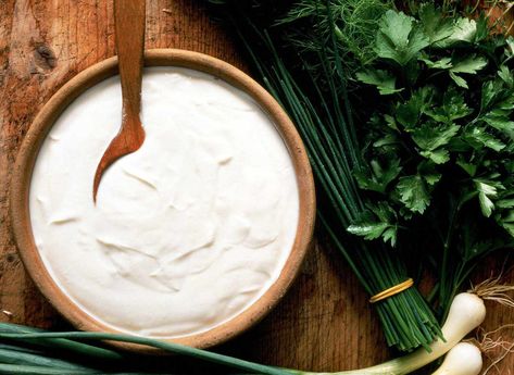 What's A Good Substitute For Crème Fraîche? How To Make Creme Fraiche, Creme Fraiche Recipes, Recipes Sauces, Egg Substitute In Baking, Tea Treats, Homemade Sour Cream, Substitute For Egg, Ice Cream Pies, Homemade Diy