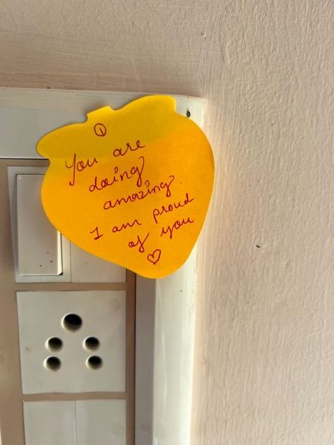 5 Ways To Pay It Forward 💞 — DNAMAG Sticky Note Self Love, Love Sticky Notes For Him, Sticky Note Love Notes, Little Notes For Him, Sticky Notes Quotes For Him, Sticky Love Notes, Encouraging Sticky Notes, Cute Sticky Notes For Boyfriend, Cute Little Notes For Him