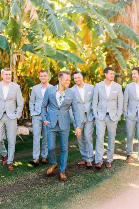 Find the perfect look for the groom and his groomsmen. Photo: @thepoffs Groom And Groomsmen Attire Summer, Blue Groomsmen, Wedding Groomsmen Attire, Groom Wedding Attire, Groomsmen Outfits, Groom And Groomsmen Attire, Palm Springs Wedding, Wedding Groomsmen, Groomsmen Suits