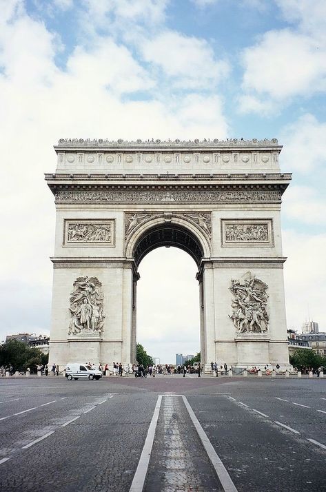 Europe Monuments, French Monuments, France Monuments, Monument France, France Landmarks, Arch Of Triumph, Paris Buildings, Paris Wall Decor, Parisian Architecture