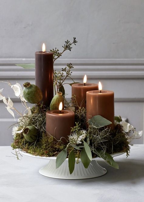 Advent 2022 Trend, Christmas Centrepiece Ideas, Jul Diy, Christmas Advent Wreath, Xmas Deco, Advent Wreath, Natural Christmas, Christmas Inspo, Deco Floral