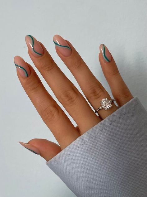 Nails with minimalist lines Simple Nails Lines, Line Nail Art Designs Stripes, Nail With Minimal Design, Simple Nail Design Lines, Gel Nails Lines Art Designs, Simple Nails With Lines, Easy Nail Line Designs, Line On Nails Design, Acrylic Nails Lines Art Designs