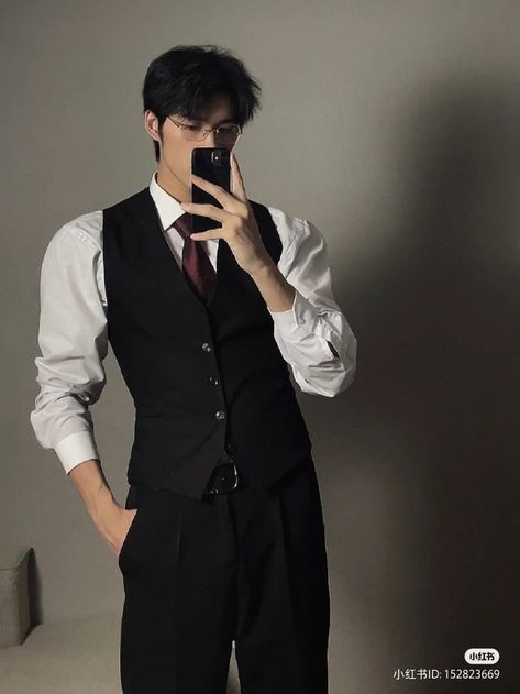 All Black Vest Outfit, Man Suit Aesthetic, Bartender Aesthetic Male, Vest Outfits For Men, Korean Men Suit, Vest Outfits Men, Muka Lelaki, Gentleman Aesthetic, Classy Suits