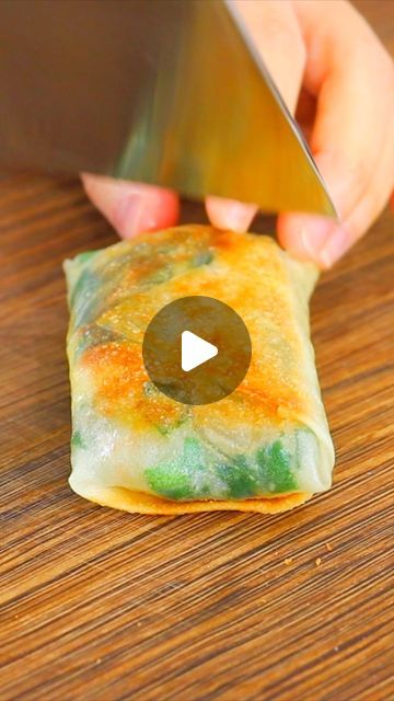 Cooked Spring Rolls, Spring Roll Wrapper Recipes, Vietnamese Fresh Spring Rolls, Chinese Spring Rolls, Small Shrimp, Veggie Soup Recipes, Spring Rolls Recipe, Chinese Chives, Frosty Recipe