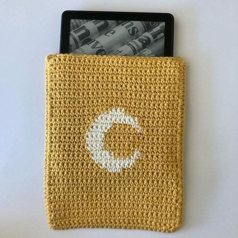 Yellow Moon Handmade Crochet Kindle Cover/Sleeve Shop Link in Bio #kindle #kindlecover #kindlesleeve #crochet #shoplocal #shopsmall #etsy #etsyshop #melbourne #ereader #booklover Kindle Aesthetic, Ereader Cover, Crochet Book Cover, Crochet Book, Yellow Moon, Kindle Sleeve, Album Diy, Kindle Cover, Kindle Case