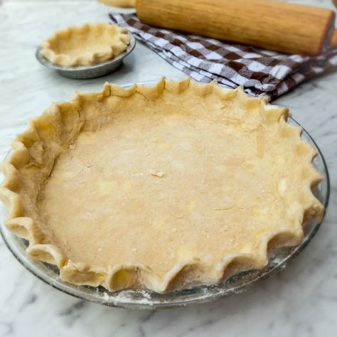 Amish Flaky Pie Crust Recipe - Amish Heritage Amish Pie Crust, Amish Pie Crust Recipe, Amish Pie, Flaky Pie Crust Recipe, Pie Crust Recipe Easy, Whoopie Pie Recipe, Pie Dough Recipe, Homemade Pie Crust Recipe, Pumpkin Custard