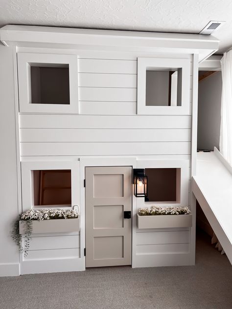 Playhouse bed