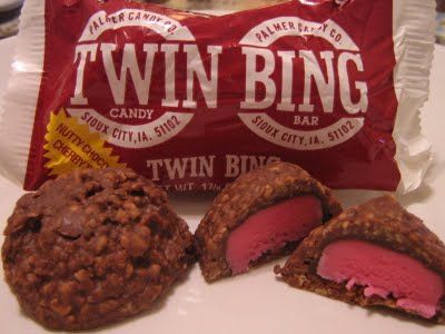 Twin Bings, my favorite candy bar. Made in Sioux City, Iowa by the Palmer Candy Co. Cherry Mash (made in the south) is much sweeter, but similar. Bing Cherries, Cherry Filling, Old Fashioned Candy, Candy Companies, Cherry Candy, Sioux City, Chocolate Brands, Bulk Candy, Vintage Candy