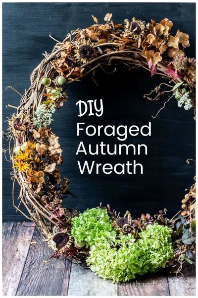 Try gathering different plant materials in fall colors from the back yard to make this beautiful natural fall wreath. Natural Fall Wreath, Making Raised Garden Beds, Indoor Wreath, Material Wreaths, Natural Wreath, Outdoor Wreaths, Garden Crafts Diy, Diy Fall Wreath, Dry Plants