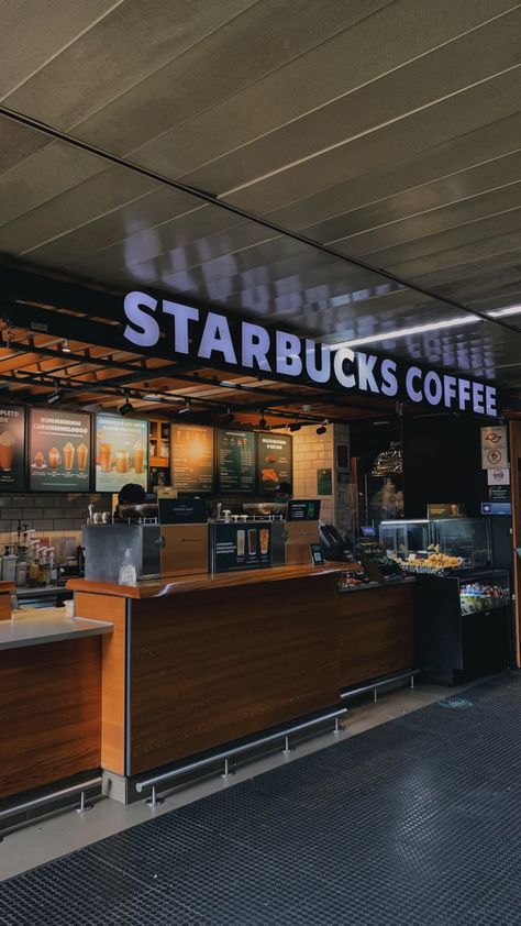 Starbucks Background, Starbucks Shop, Starbucks Wallpaper, Adobe Photoshop Photography, Instagram Food Pictures, Good Photo Editing Apps, Foodie Instagram, Money Pictures, Beautiful Wallpaper For Phone