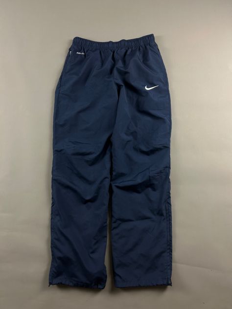 Basic Nike Vintage Trackpants which is easy to style😍 Nike Track Pants Vintage, Nike Pants Vintage, Nike Baggy Pants, Nike Vintage Pants, Nike Vintage Track Pants, Nike Track Pants Outfits, Trackpants Nike, Vintage Nike Sweatpants, Vintage Nike Pants