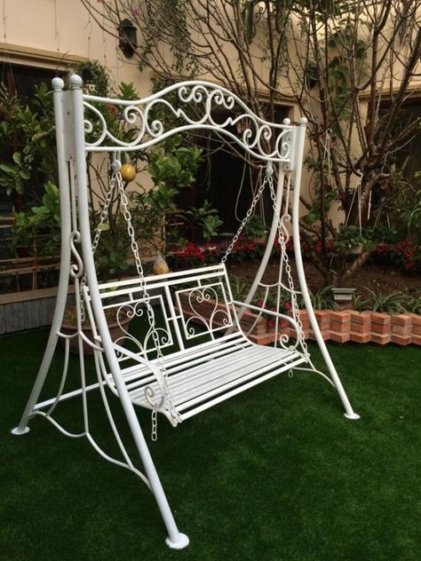 Standard Useful Swing Seat Dimensions - Engineering Discoveries Wrought Iron Garden Furniture, Cool Swings, Metal Outdoor Furniture, Garden Swing Seat, Wrought Iron Furniture, Metal Swings, House Gate Design, Lan Can, Garden Swing