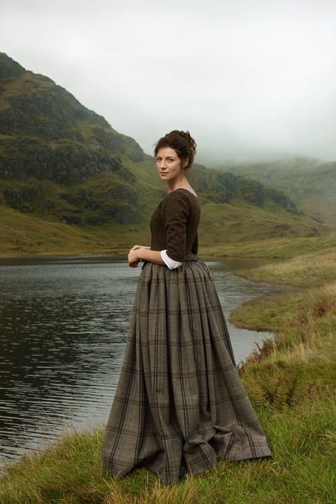 Terry Dresbach, Period Films, Outlander Costumes, Diana Gabaldon Outlander Series, Outlander Claire, Outlander Season 1, Diana Gabaldon Outlander, Outlander Tv Series, Claire Fraser