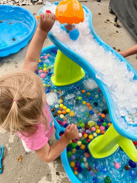 Outdoor Water Sensory Bin, Water Play For One Year Old, Water Table Ideas For Toddlers, Waterplay Ideas, Water Sensory Table, Water Table Ideas, Summer Sensory Play, Bath Activities For Kids, Bath Activities