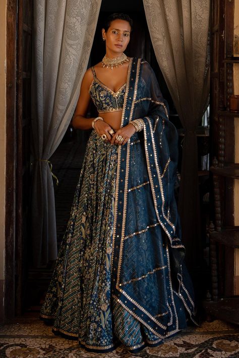 Paulmi And Harsh, Navy Blue Lehenga, Tissue Dupatta, Indian Outfits Lehenga, Desi Wear, Gaun Fashion, Traditional Indian Dress, Blue Lehenga, Indian Dresses Traditional