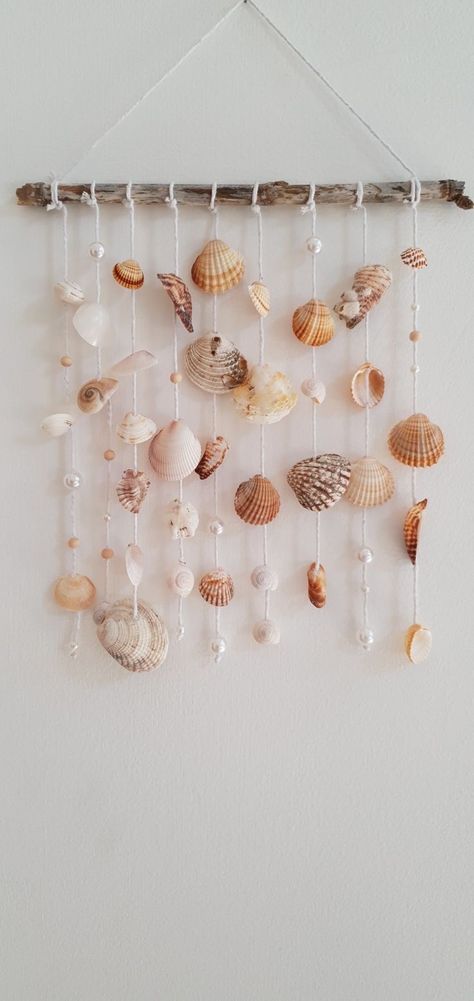 Cool Things To Do With Seashells, Sea Shells Gift Ideas, Shell Room Decor Aesthetic, Shell Hanging Decor Diy, Sea Shell Bedroom Ideas, Shell Ideas Decor, Sea Shell Gifts Diy Ideas, Sea Shell Crafts Diy Wall Hangings, Decoration With Sea Shells