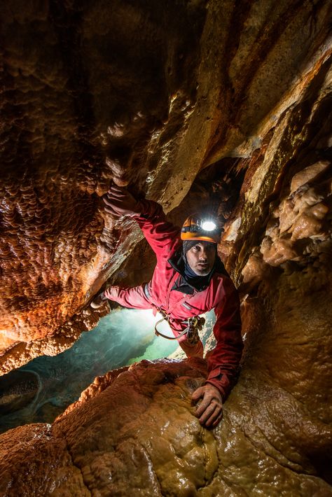 Picture of writer Mark Synnott perched on slippery rocks Sewer Tunnel, Caves And Caverns, Underground Caves, Rock Climbers, Caving, Dark Star, And So The Adventure Begins, Environmental Art, Mountain Range