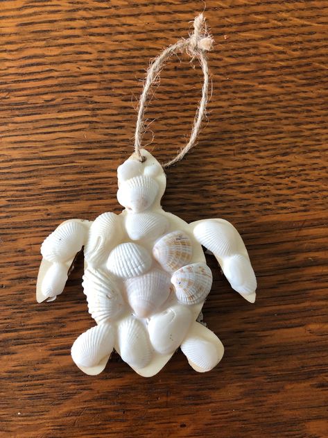 Sea Shell Turtle Ornament - Etsy Sea Shell Turtle, 2024 Ornaments, Seashell Animals, Sea Turtle Shell, Seashell Wall Decor, Shells Craft, Shell Turtle, Seashell Christmas Ornaments, Seashell Christmas