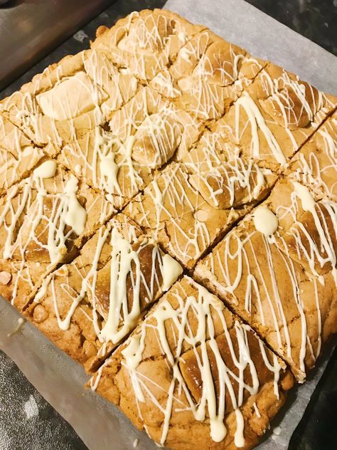 My Milkybar Cookie Slices Recipe Cookie Slice Recipes, Brownie Blondies, Cookie Slice, Milky Bar, Blondie Recipes, Slice Recipes, Mini Eggs Cookies, No Egg Cookies, Soft Chocolate Chip Cookies