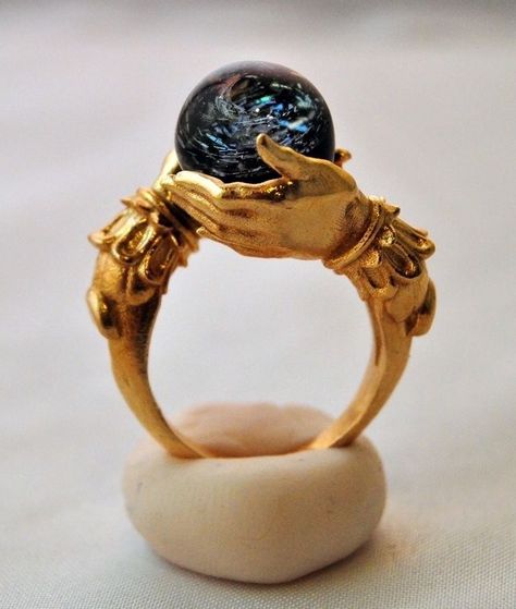 Celestial crystal ball ring Elegant Engagement Rings, Witchy Things, Diy Schmuck, 가을 패션, Brass Jewelry, Pretty Jewellery, Dandy, Cute Jewelry, Ring Verlobung