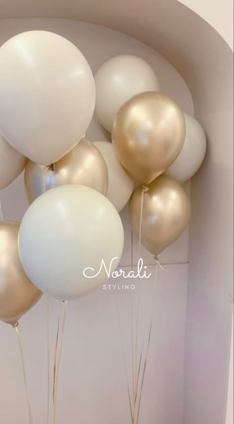 Gold 30 Balloons, Beige Bday Decor, Neutral Aesthetic Party Decor, Happy Birthday Helium Balloons, Champagne Gold Balloons, Birthday Beige Aesthetic, Beige Aesthetic Birthday Party, Classy Balloon Centerpieces, Beige Decoration Party