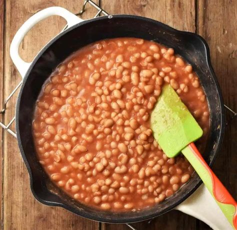 These low-sugar healthy baked beans use a handful of pantry ingredients and are ready in under 10 minutes! Homemade baked beans taste just like store bought but contain less sugar and are cheaper.  There is every reason why you should make your own. #bakedbeans #brunchrecipes #lowcarbbreakfast #savorybreakfast #healthybreakfast #everydayhealthyrecipes Heart Healthy Baked Beans, Breakfast Baked Beans, Low Sodium Breakfast, Healthy Baked Beans, Low Sugar Baking, Low Sodium Recipes Heart, Baked Beans From Scratch, Baked Beans Crock Pot, Low Calorie Baking