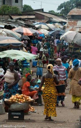 Some more from streets in Conakry, Guinea Kenya Culture, Nigerian Market Scene, Guinea Country, Guinea Africa, Guinea Conakry, Africa Photos, Old Kenyan Photos, African Life, Liberia