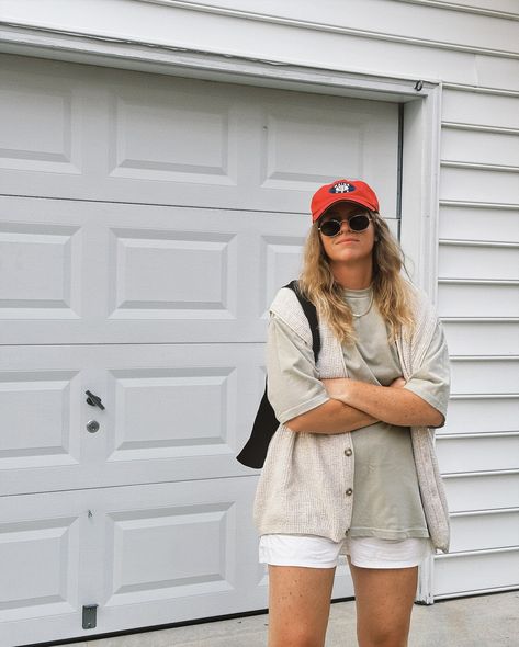 It’s giving…grandpa in summertime and I dig it. summer outfit ideas, summer style inspo, vintage style, oversized style, minimal outfits Style Inspo Vintage, Outfit Ideas Summer, Summer Outfit Ideas, Minimal Outfit, Oversized Style, Summer Outfit, Summer Looks, Summer Style, Vintage Style