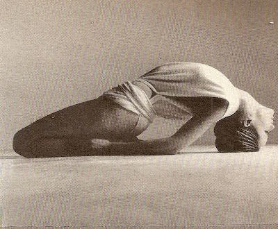 Yoga Girls, Jean Shrimpton, Yoga Pictures, Yoga Photos, Yoga Posen, Richard Avedon, Pose Yoga, Yoga Art, Yoga Photography