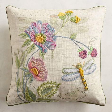 Dragonfly Pillow, Patterned Pillows, Embroidered Pillows, Cushion Embroidery, Pillow Inspiration, Embroidered Throw Pillows, Cushion Cover Designs, Embroidered Bird, Brazilian Embroidery