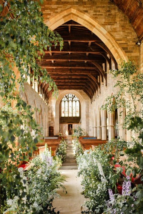 Wedding Venue Classy, European Wedding Ceremony, Marty Leonard Chapel Wedding, Southern Church Wedding, Old Chapel Wedding, Romantic Elegant Wedding Theme, Italian Church Wedding, Old Church Wedding, Small Church Wedding