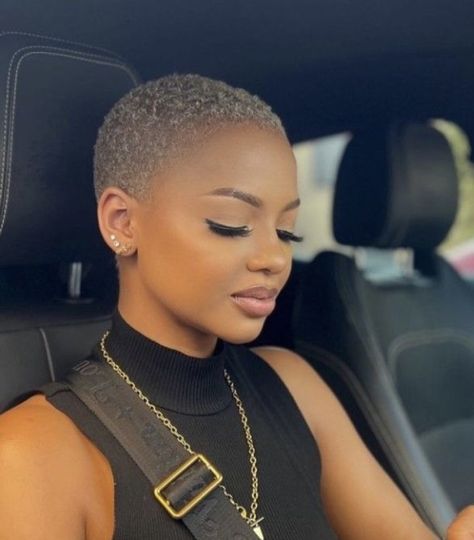 Black Celebrities With Short Hair, Retro Modern Style Fashion, Dyed Bald Hair Black Women, Buzzed Blonde Hair Black Women, Shaved Hair Styles For Black Women, Blonde Short Cut For Black Women, Women Barber Haircut, Black Woman Fade Haircut, Blonde Low Cut Black Women