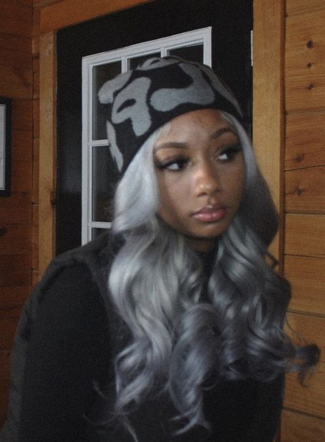 Gray Wig Black Women, Black Beanie Outfit, Wig Black Women, Beanie Hairstyles, Gray Wig, Hair Tea, Beanie Outfit, Funky Hats, Grey Wig