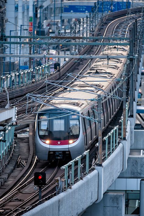 Transport Photography, Kwun Tong, Train Whistles, Hk Photography, Metro Train, Train Projects, Train Station Architecture, Metro Rail, Metro System