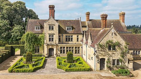 Home, James. Jacobean style is back in vogue | Bricks & Mortar | The Times Casual Castle Home, Jacobean Architecture, Jacobean Style, English Farmhouse, English Manor Houses, English Castles, English Manor, Country Houses, Stately Home