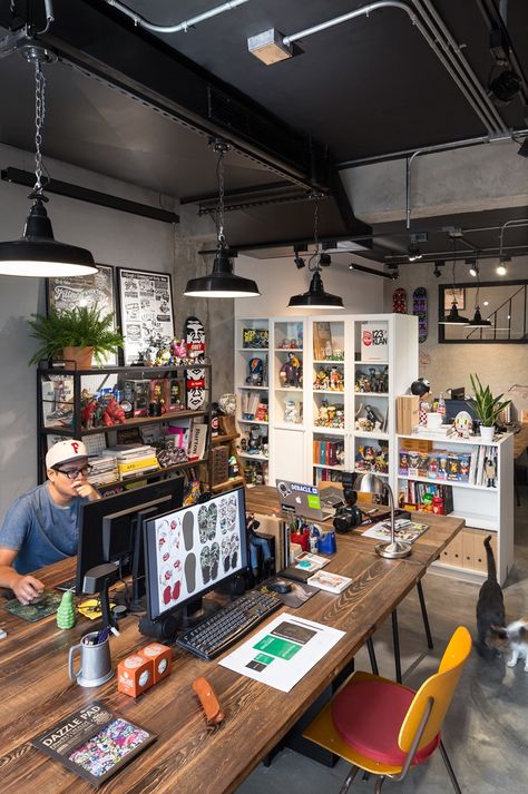 Careers Industrial Workspace, Artist Room, Basement Office, Creative Office Space, Cool Office Space, Loft Office, Food Hub, Trailer Remodel, Workspace Inspiration