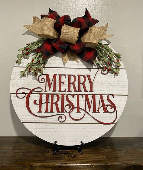 Christmas Round Wood Signs Diy, Christmas Signs Diy, Christmas Diy Wood, Furniture Studio, Wooden Signs Diy, Door Signs Diy, Wooden Door Signs, Round Wood Sign, Christmas Signs Wood