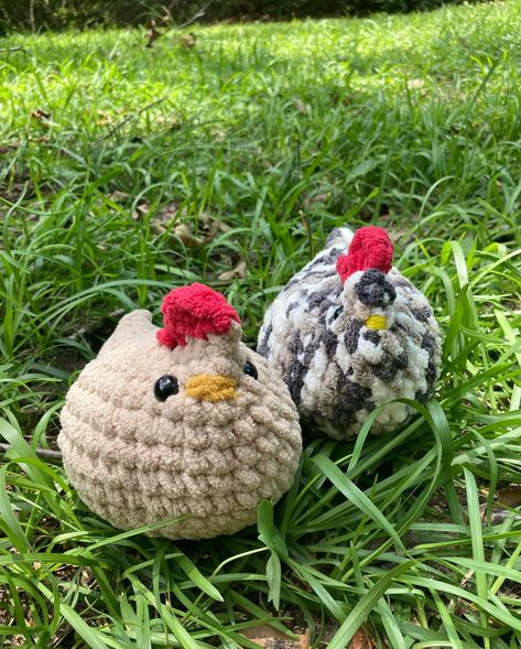 Chickens 🐓 Chicken Crochet Pattern, Chicken Crochet, Crochet Chicken, Rocker Chick, Handmade Plushies, Baby Chickens, Barnyard Animals, Blanket Yarn, Crochet Patterns Amigurumi