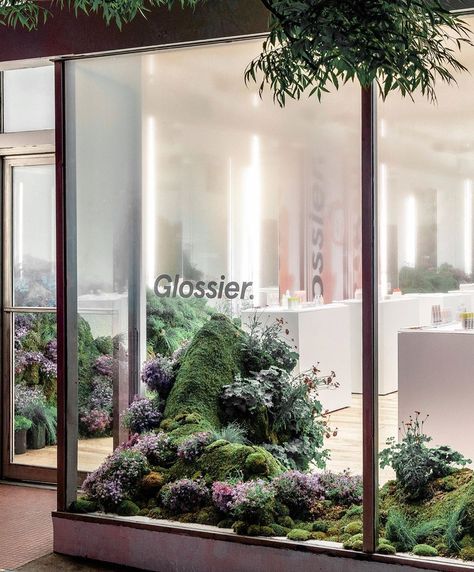 @glossier has done it again. This time they teamed up with landscape architect Studio Lily Kwong to create their latest pop-up in Seattle.… Green Windows, Shop Window, Pop Up Store, Landscape Architect, Retail Design, Visual Merchandising, Window Display, Exhibition Design, Live Plants